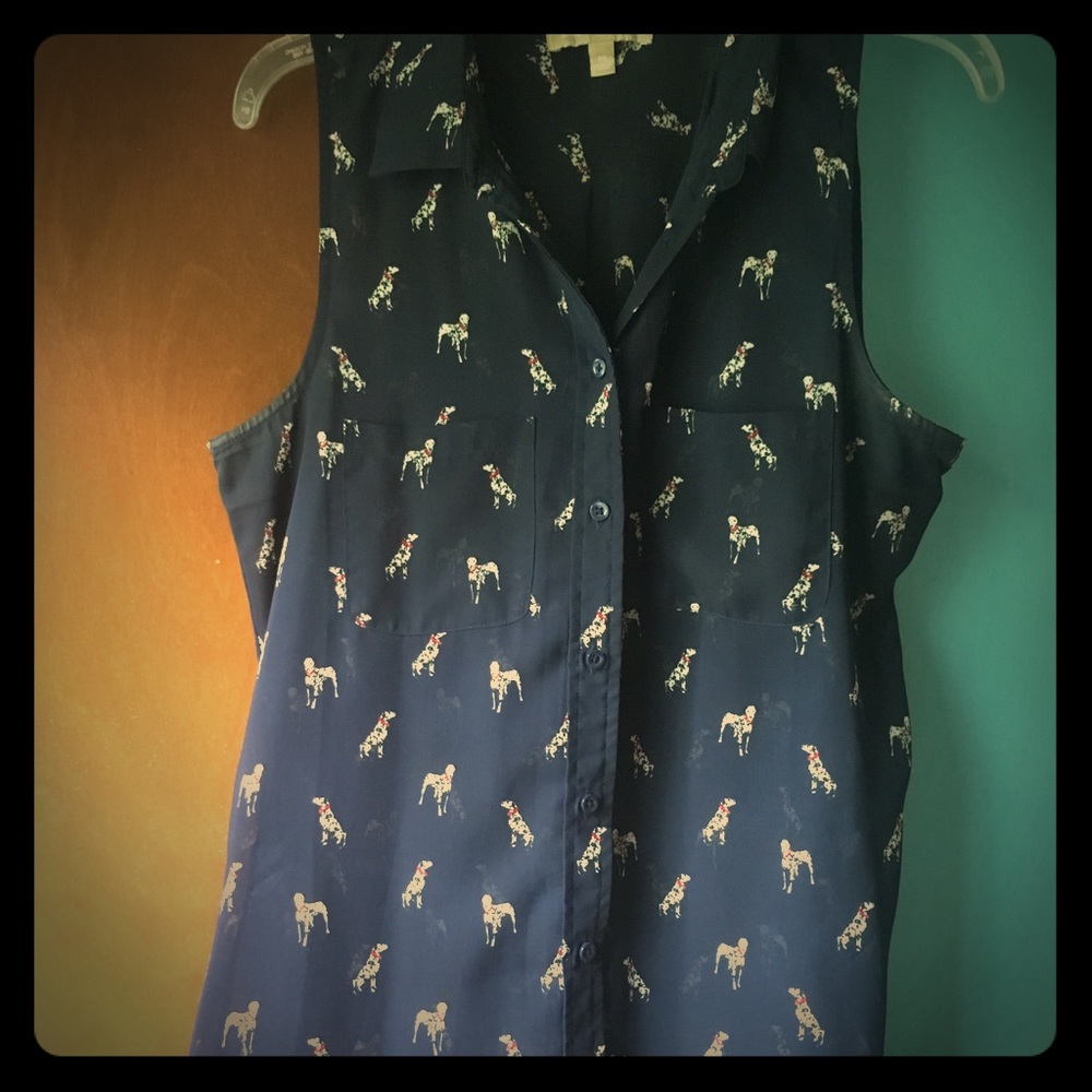 Dalmatian Sleeveless Button-up